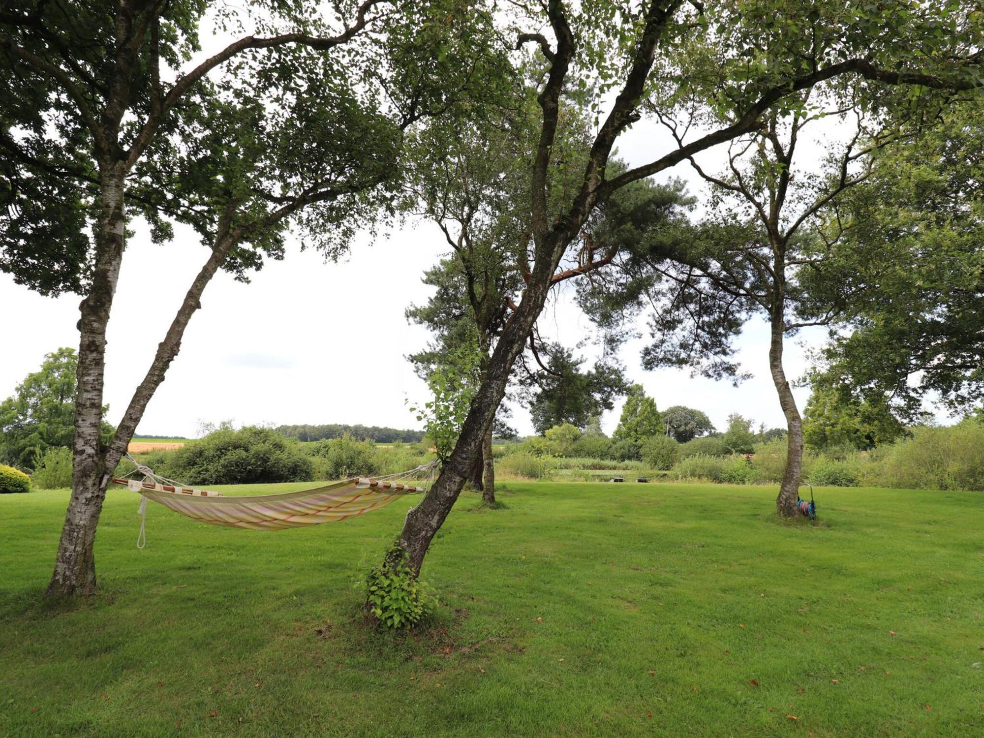 Villa On An Estate In Rheezerveen With Garden 외부 사진